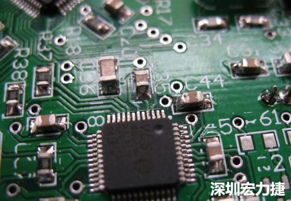 音訊電路訊號品質(zhì)，是影響操作體驗的關(guān)鍵，電路布局要特別注意。