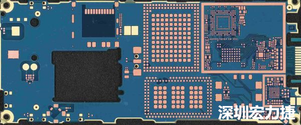 手機可用的PCB空間相當小，而1片式的設計是節(jié)省成本的作法，如何做到區(qū)隔不同子系統(tǒng)、降低雜訊干擾，是設計關(guān)鍵。