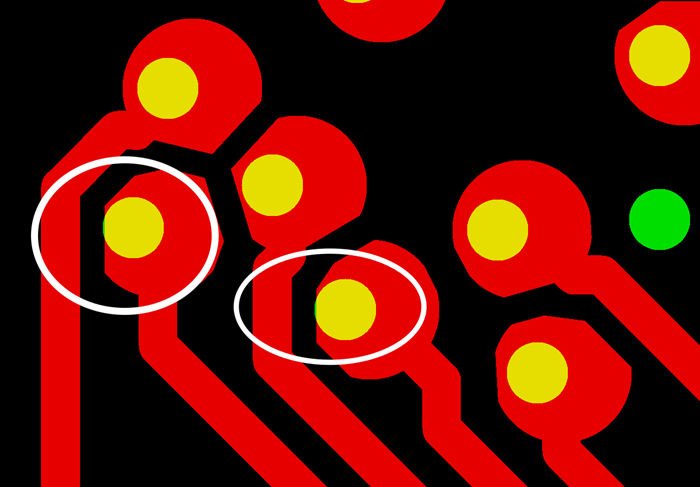 PCB生產(chǎn)會產(chǎn)生同一方向性的小小量偏移，焊盤被削的方向無規(guī)則，最惡劣的情況還會出現(xiàn)個別孔破焊環(huán)